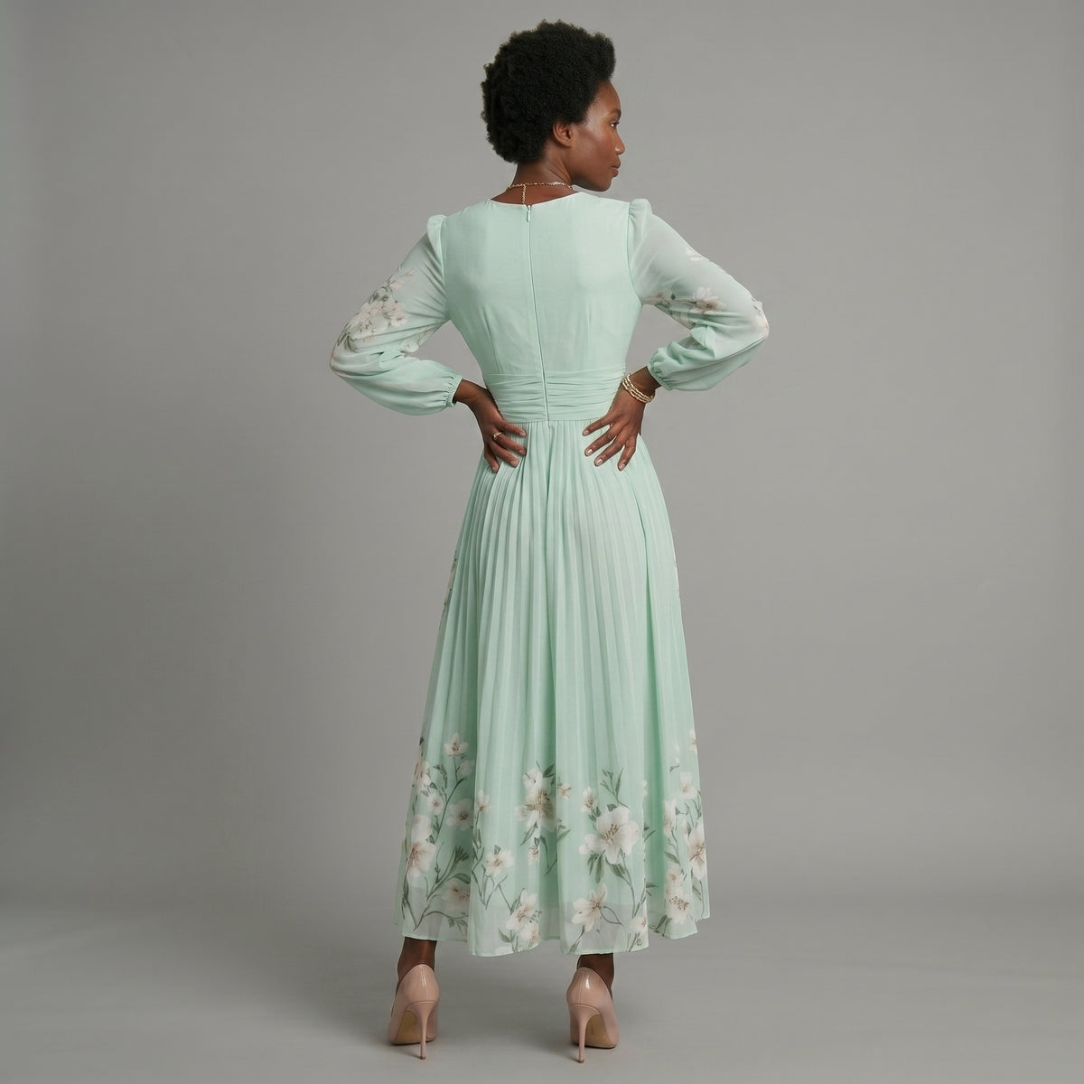 Anastasia™ | Vestido midi de gasa con escote en V y estampado floral verde claro