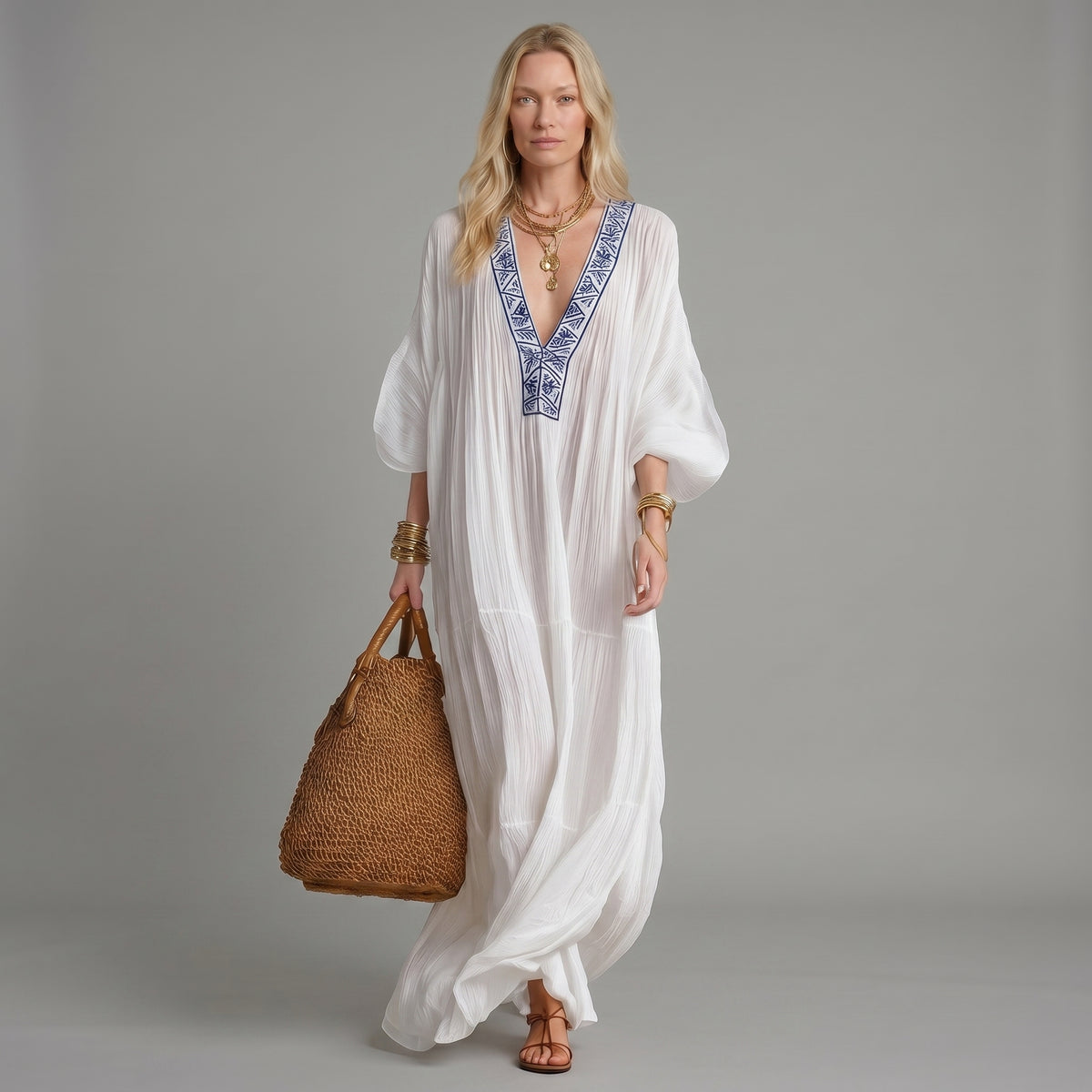 Vestido caftán maxi blanco bordado bohemio con escote en V y textura arrugada